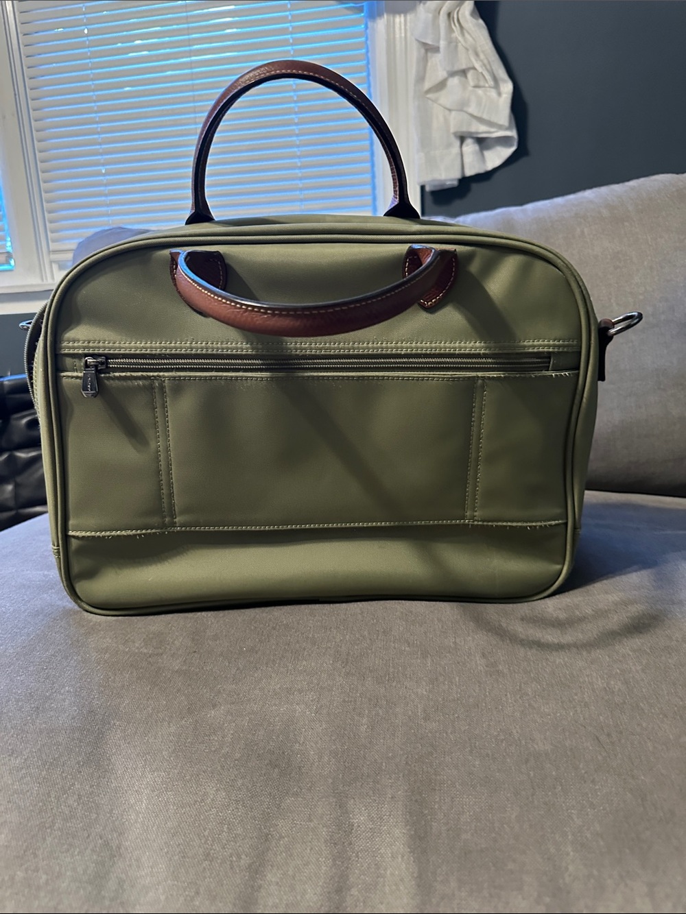 Longchamp Olive Nylon Travel Bag with Brown Leather Trim - Picture 2 of 6